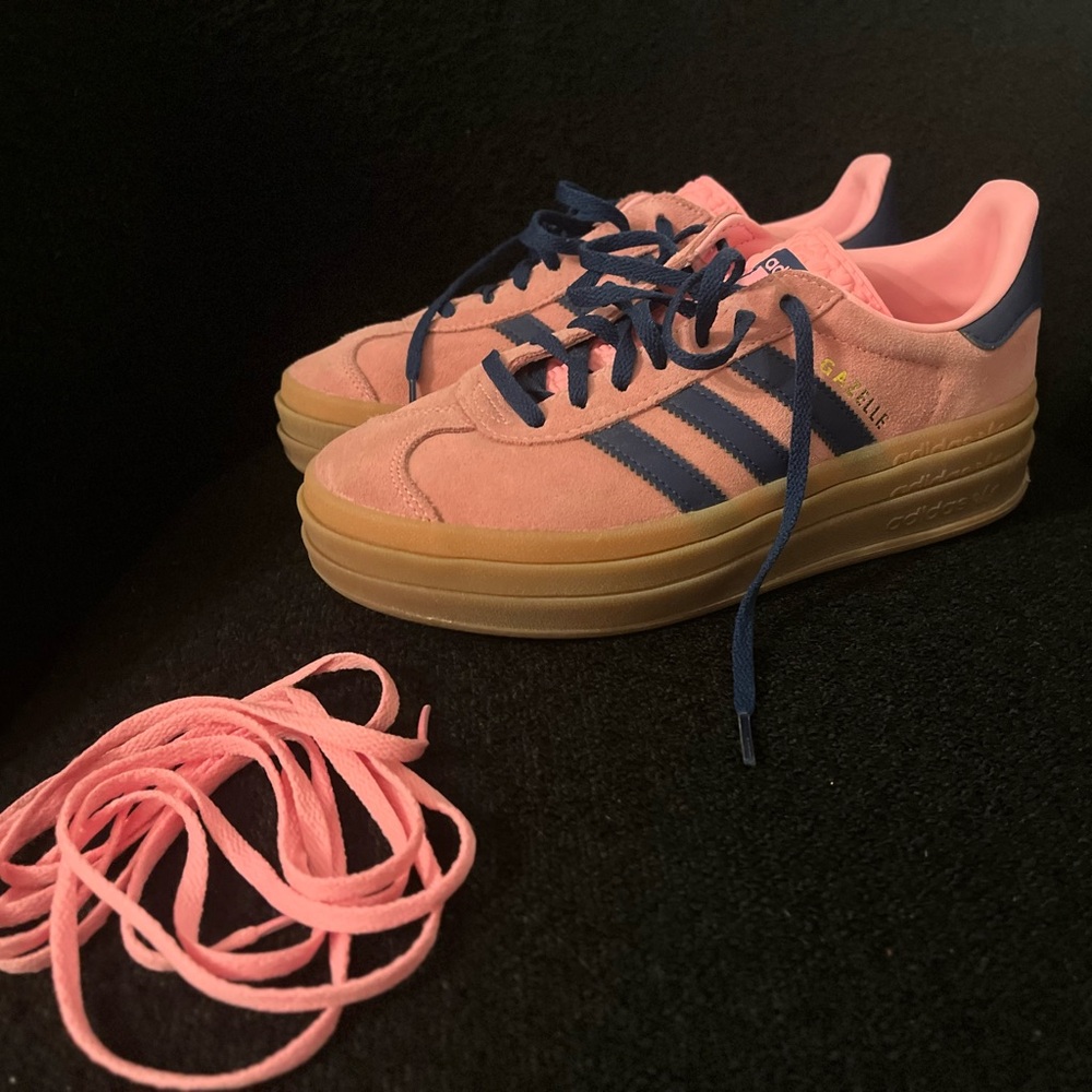 Adidas Gazelles pink /Navy platform kicks